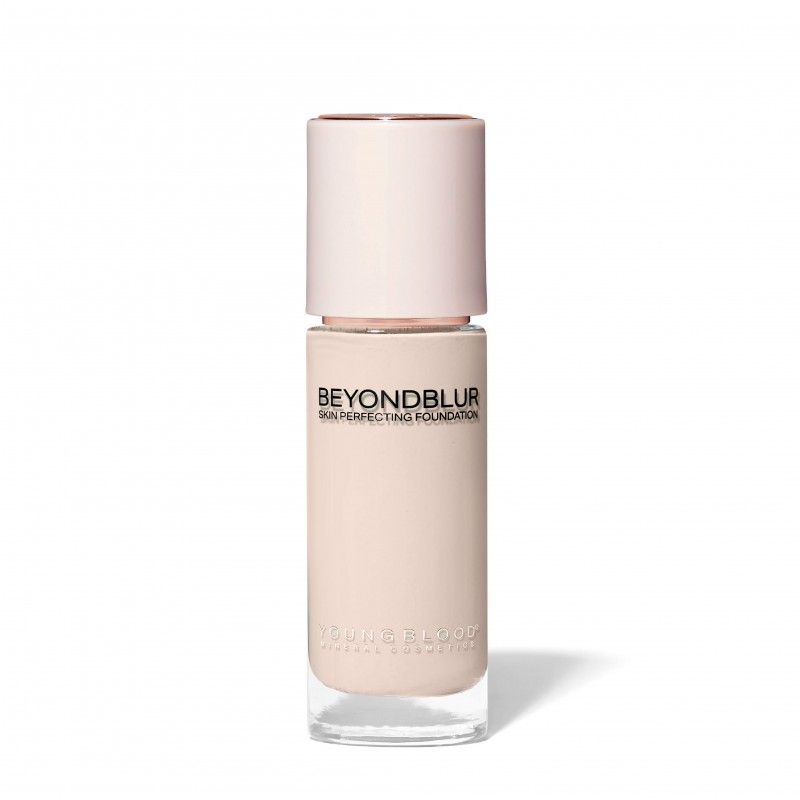 YOUNGBLOOD Skystas mineralinis makiažo pagrindas - pudra “BEYONDBLUR™ SKIN PERFECTING FOUNDATION” – FC1