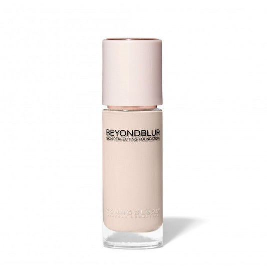 YOUNGBLOOD Skystas mineralinis makiažo pagrindas - pudra “BEYONDBLUR™ SKIN PERFECTING FOUNDATION” – FC1